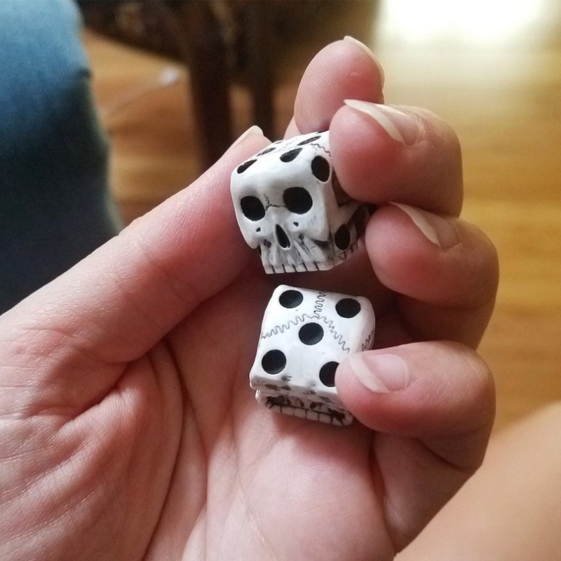 Halloween White Skull Resin Di - Party Games No Equipment ulasan dan harga